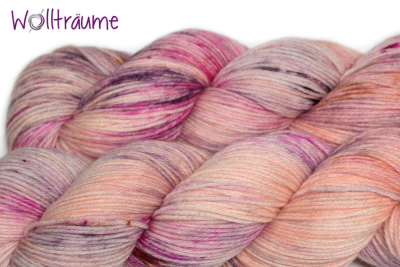 Molly High Twist Magnolie, handgefärbte Wolle von wollträume